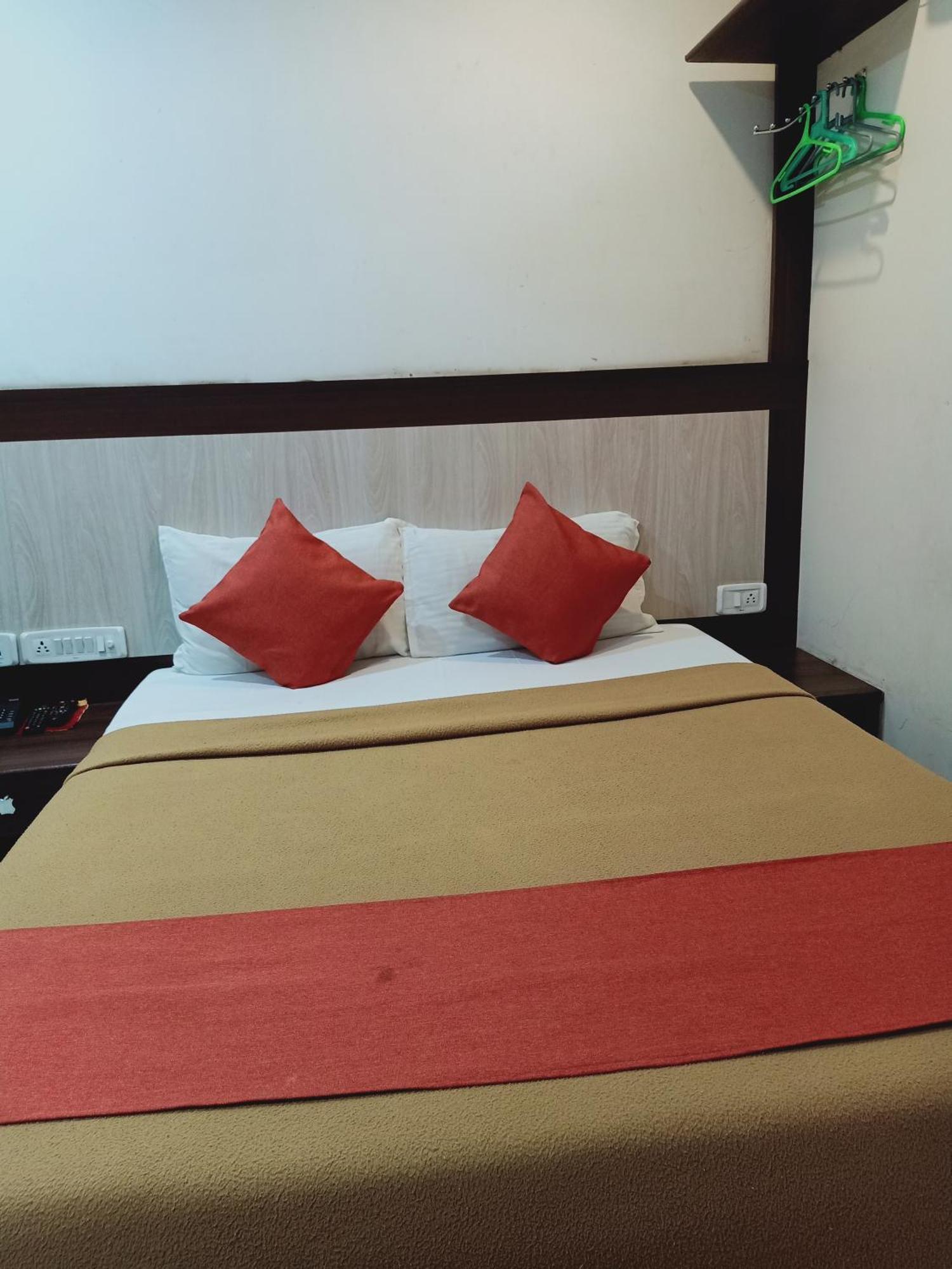 Hotel Neem Tree Hyderabad Airport Shamshabad Exteriör bild