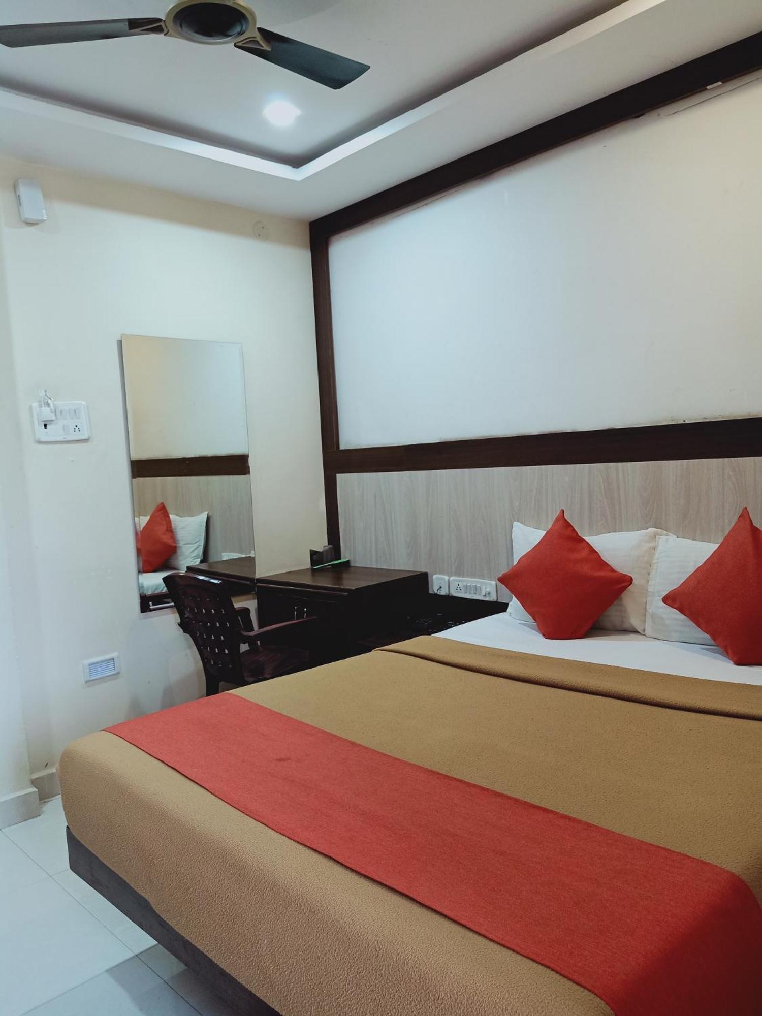 Hotel Neem Tree Hyderabad Airport Shamshabad Exteriör bild
