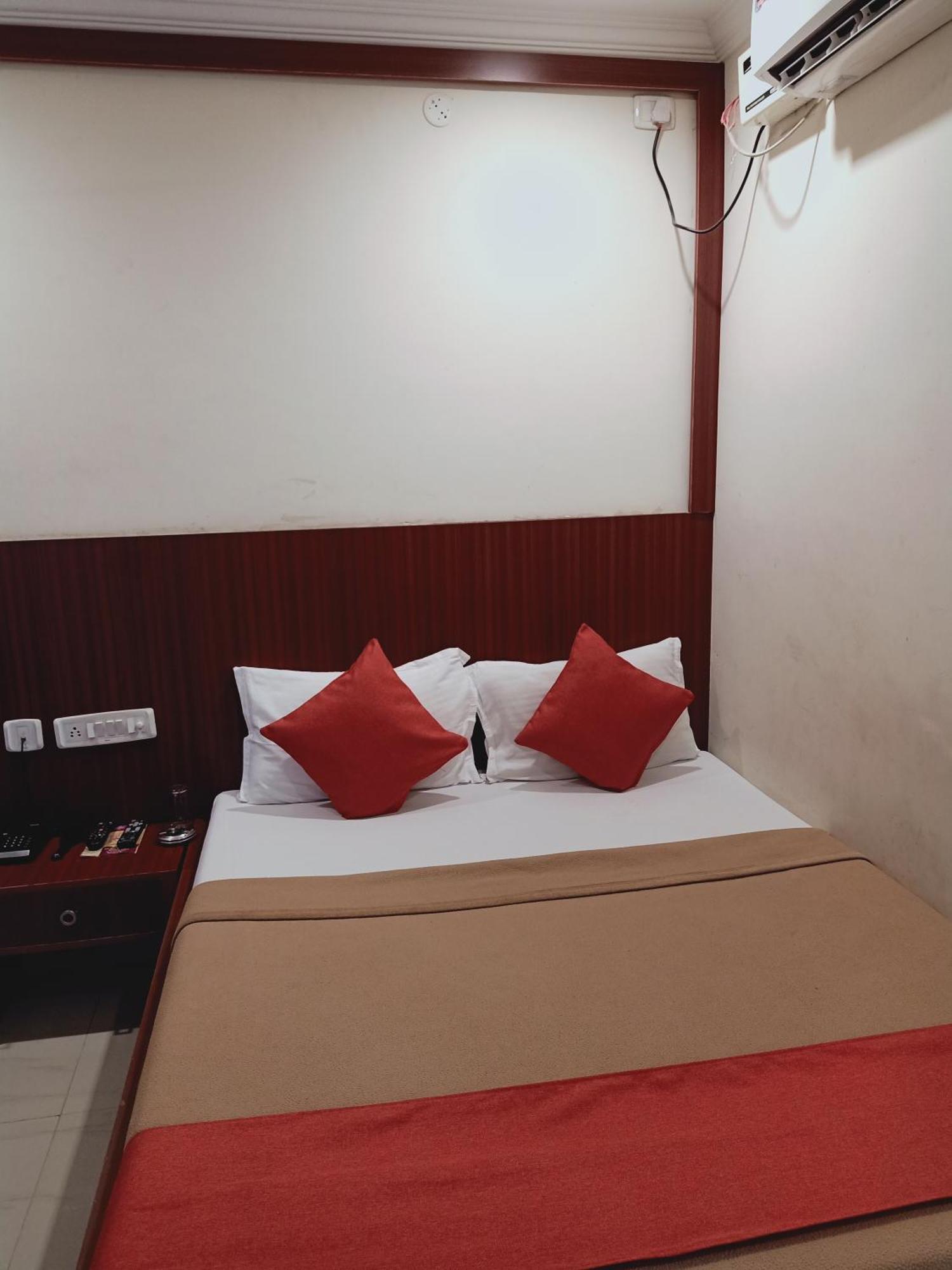 Hotel Neem Tree Hyderabad Airport Shamshabad Exteriör bild